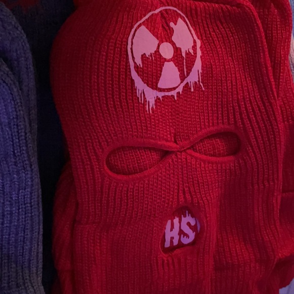 ski mask are available - Picture 2 of 3
